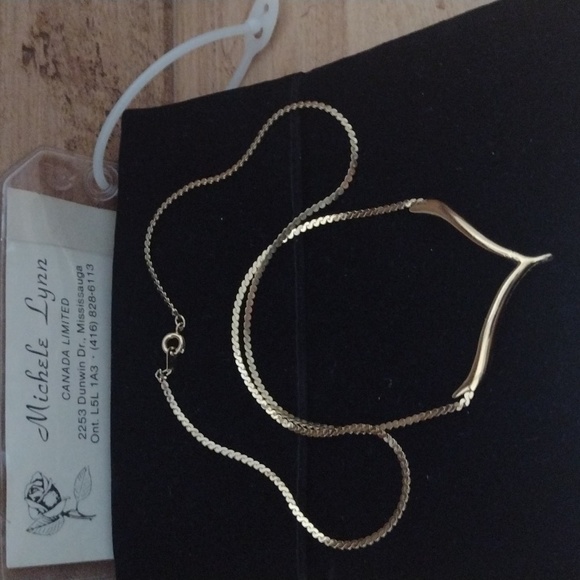 Michele Lynn - Picture 3 of 7